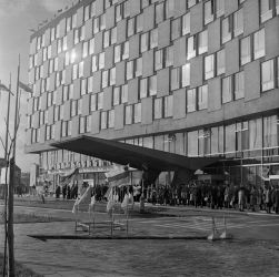 Hotel Merkury był pierwszym luksusowym powojennym hotelem w mieście i miejscem, gdzie zatrzymywali się najważniejsi goście Poznania, fot. Stanisław Wiktor ze zb. CYRYL